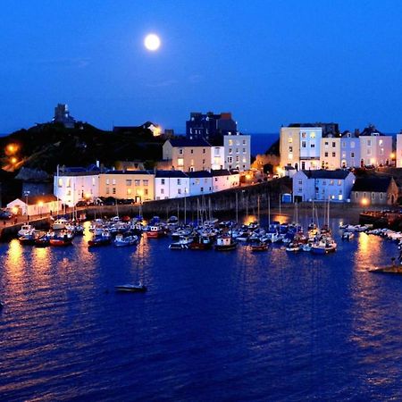 Stylish Tenby Apartment, Great Location, Parking Dış mekan fotoğraf