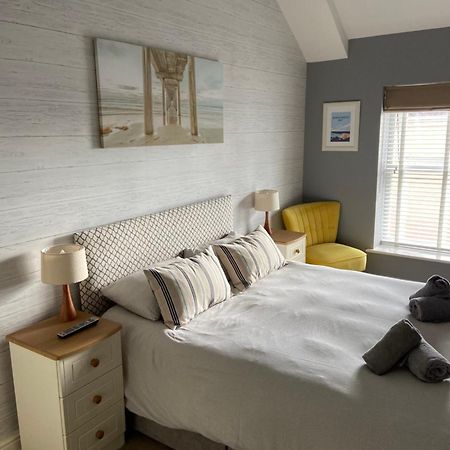 Stylish Tenby Apartment, Great Location, Parking Dış mekan fotoğraf