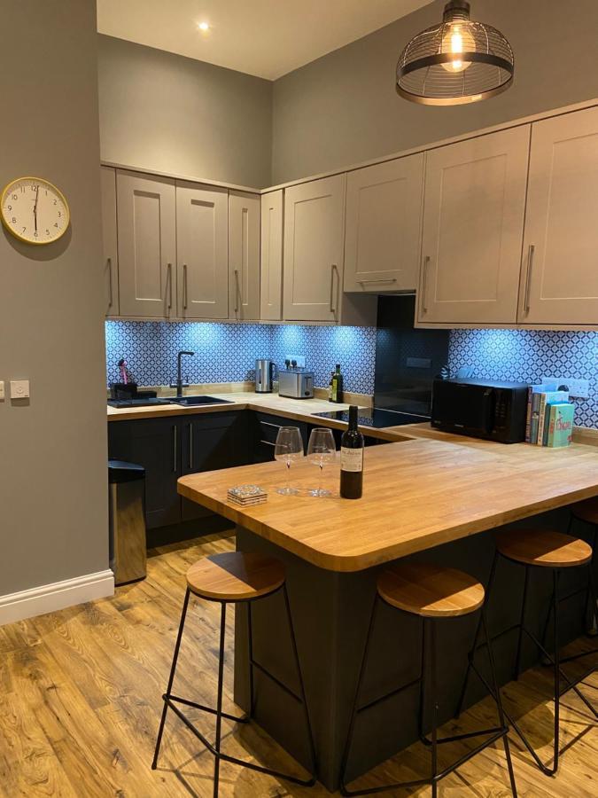 Stylish Tenby Apartment, Great Location, Parking Dış mekan fotoğraf