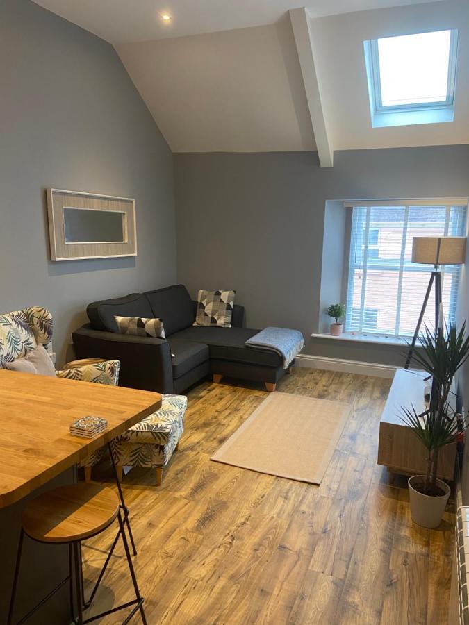 Stylish Tenby Apartment, Great Location, Parking Dış mekan fotoğraf