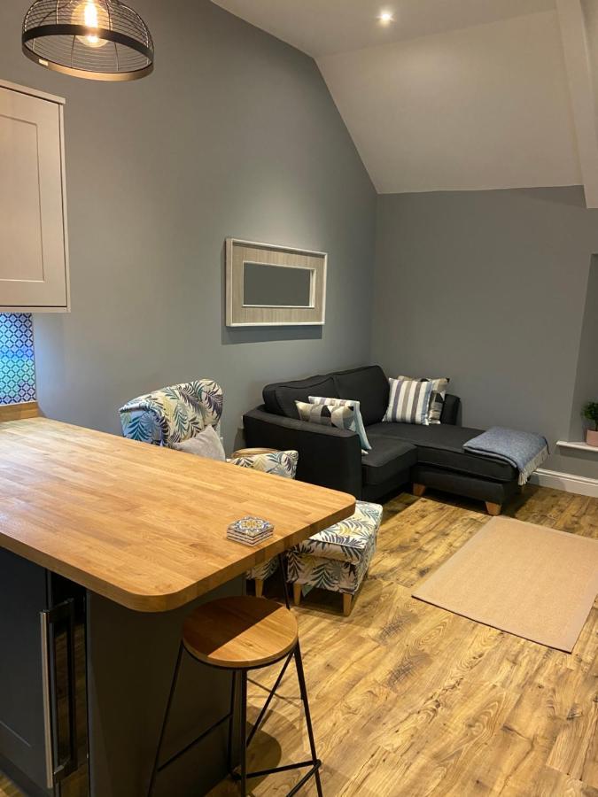 Stylish Tenby Apartment, Great Location, Parking Dış mekan fotoğraf